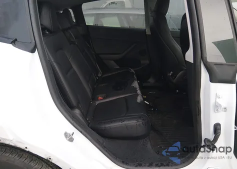 2023 Tesla Model Y Awd/Long Range Dual Motor All-Wheel Drive z USA, uszkodzony, nr VIN 7SAYGDEE9PF898056